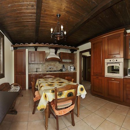 Borgo Dei Sensi Bed & Breakfast Casumaro Bagian luar foto