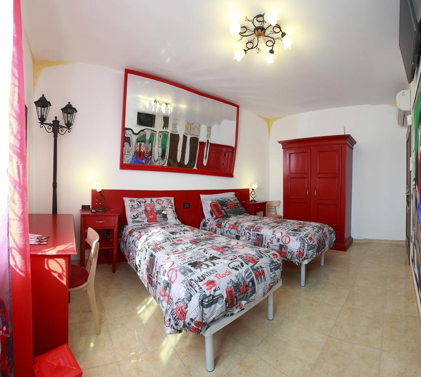 Borgo Dei Sensi Bed & Breakfast Casumaro Ruang foto