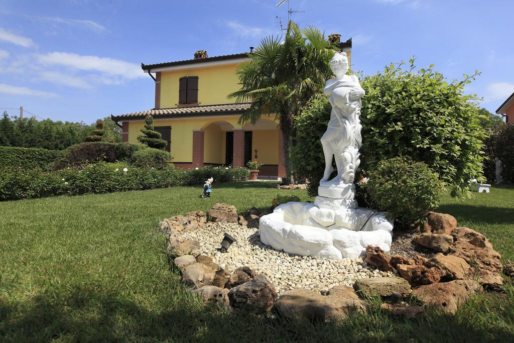 Borgo Dei Sensi Bed & Breakfast Casumaro Bagian luar foto